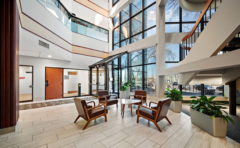 More Photos Of 7100 Northland Cir N, Brooklyn Park Office For Lease