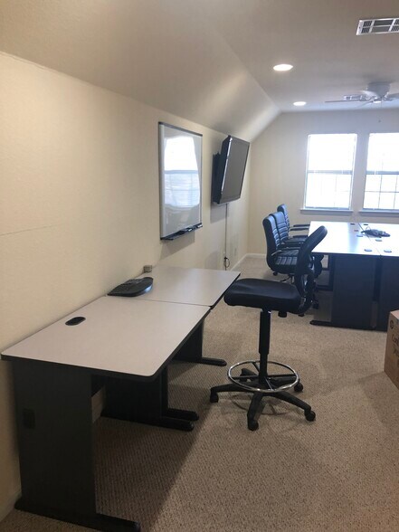 More Photos Of 4225 E Highway 290, Dripping Springs Office For Sale
