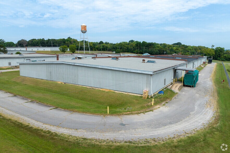 More Photos Of 946 Newgass St, Danville Manufacturing For Lease