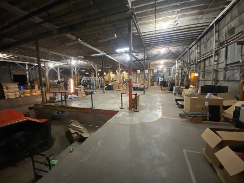 More Photos Of 1118 SW 3rd St, Oklahoma City Manufacturing For Lease