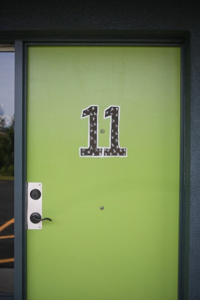 More Photos Of 1798 S Wilderness Rd, Mount Vernon Hotel For Sale