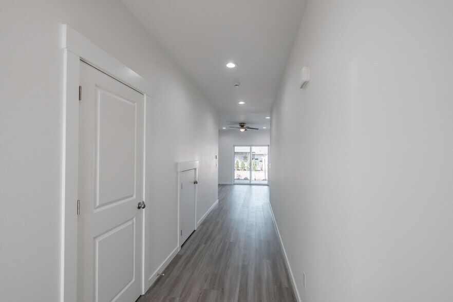 More Photos Of 37731 Rolltide Dr, Lebanon Apartments For Sale