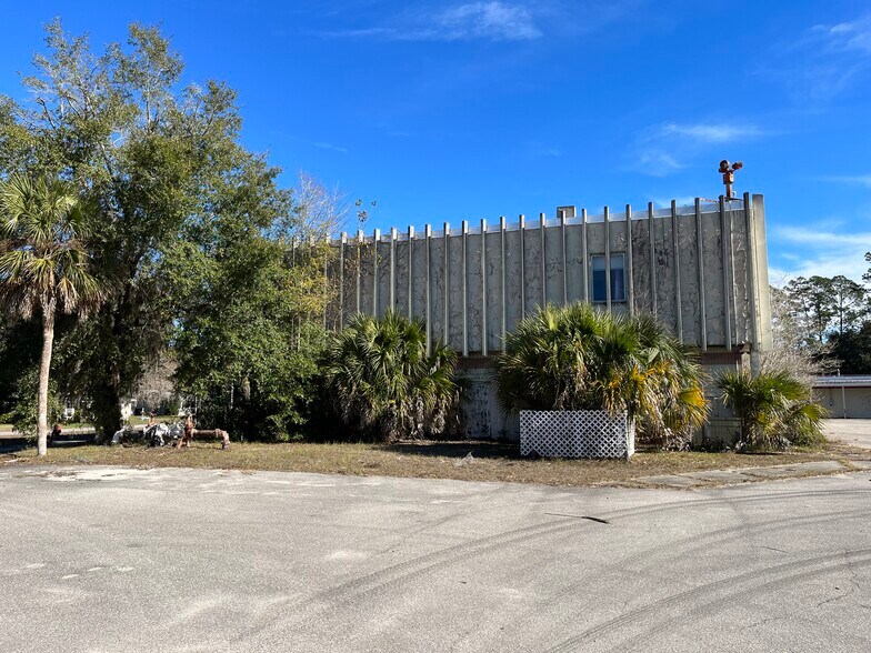 More Photos Of 407 E Ash St, Perry Medical For Sale