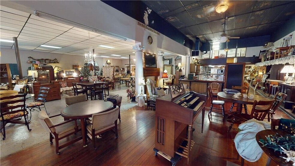 More Photos Of 116 N Illinois St, Chrisman Storefront Retail Residential For Sale