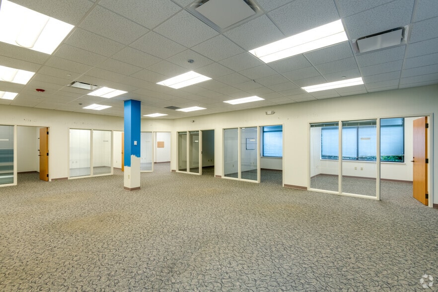 More Photos Of 1451 McMahon Dr, Neenah Office For Sale