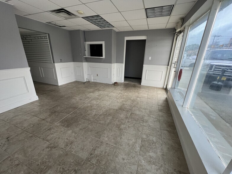 More Photos Of 410 Walnut St, New Richmond Office For Sale