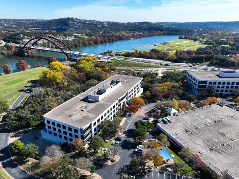 More Photos Of 5001 Plaza On The Lake Dr, Austin Office For Lease