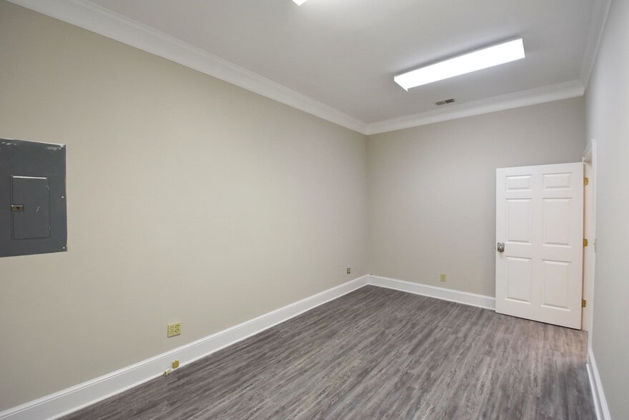 More Photos Of 109 N 85 Pky, Fayetteville Office For Lease