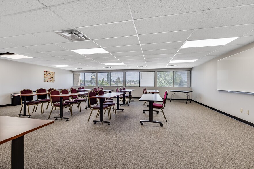 More Photos Of 4205 Lancaster Ln N, Plymouth Office For Lease