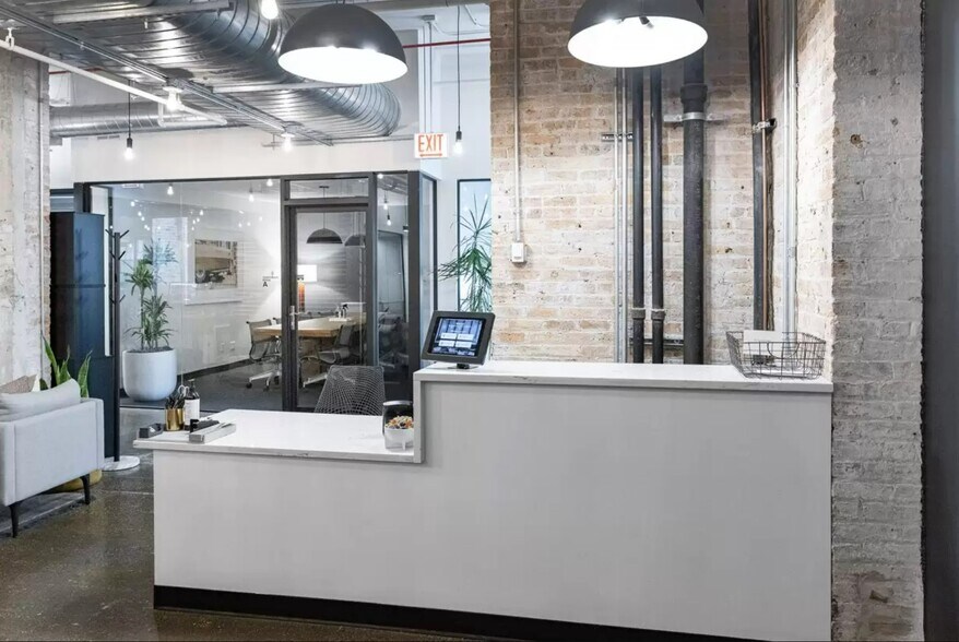 More Photos Of 1714-1720 W Division St, Chicago Coworking Space