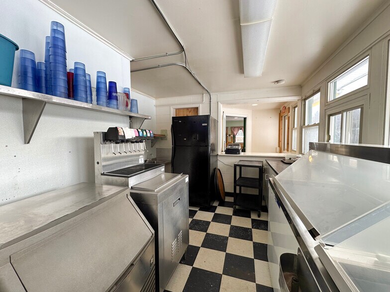 More Photos Of 214 W Mount Maria Rd, Spruce Restaurant For Sale