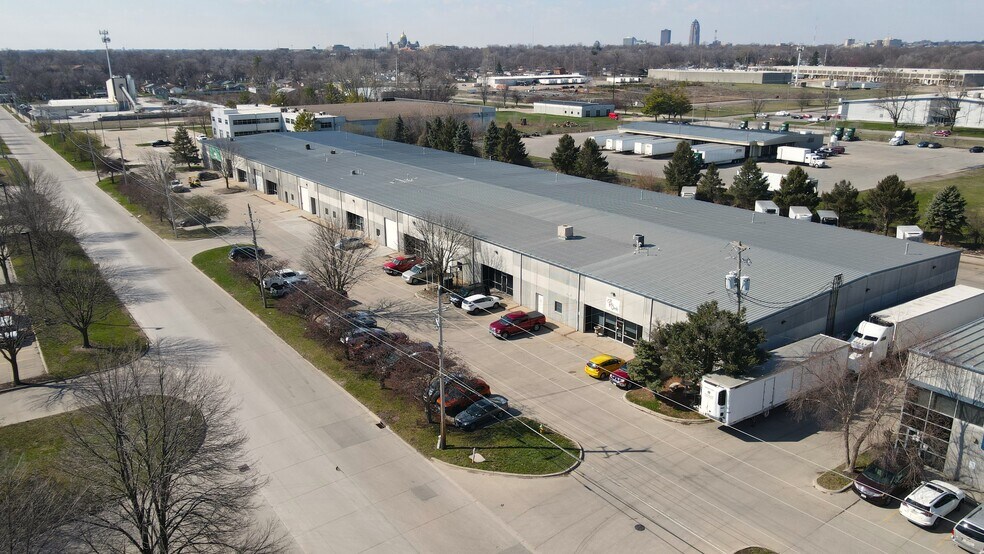 More Photos Of 1800 Dixon St, Des Moines Flex For Sale
