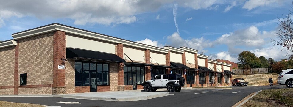 More Photos Of 10971 Highway 92, Woodstock Storefront For Lease