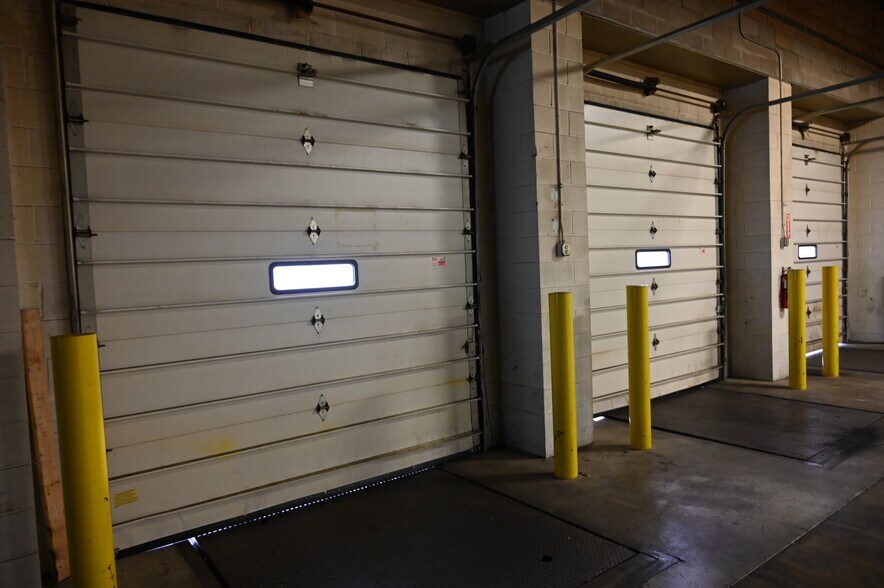 More Photos Of 2300 Claremont Ave, Ashland Storefront For Sale