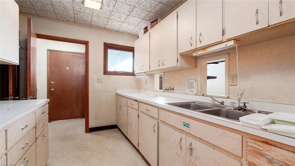 More Photos Of 1117 Clark St, Cambridge Medical For Sale