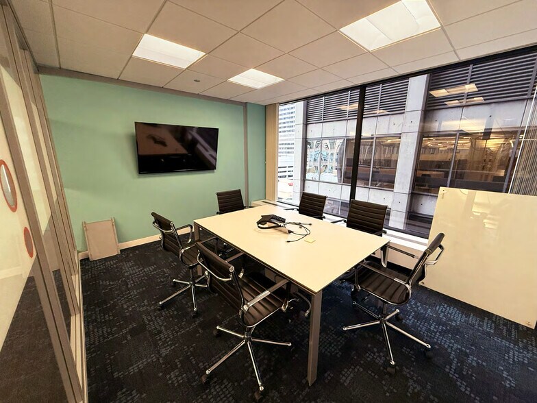 More Photos Of 230 W Monroe St, Chicago Office For Lease