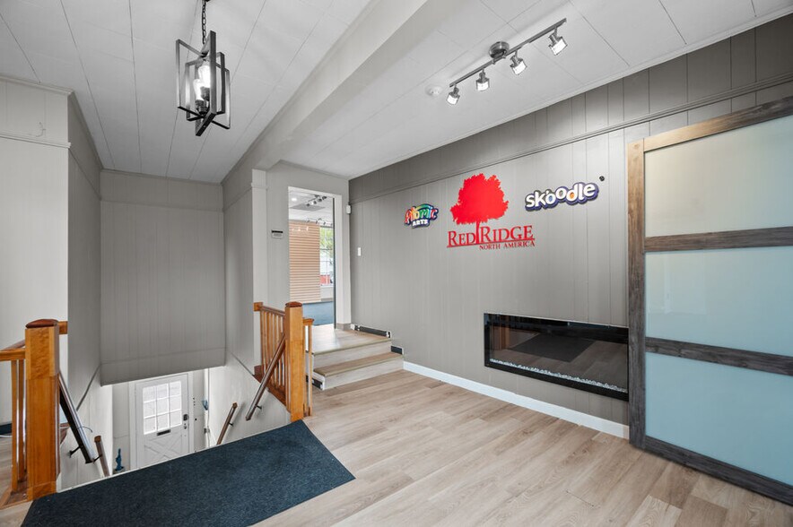 More Photos Of 54 Pleasant St, Newburyport Storefront Retail Office For Lease