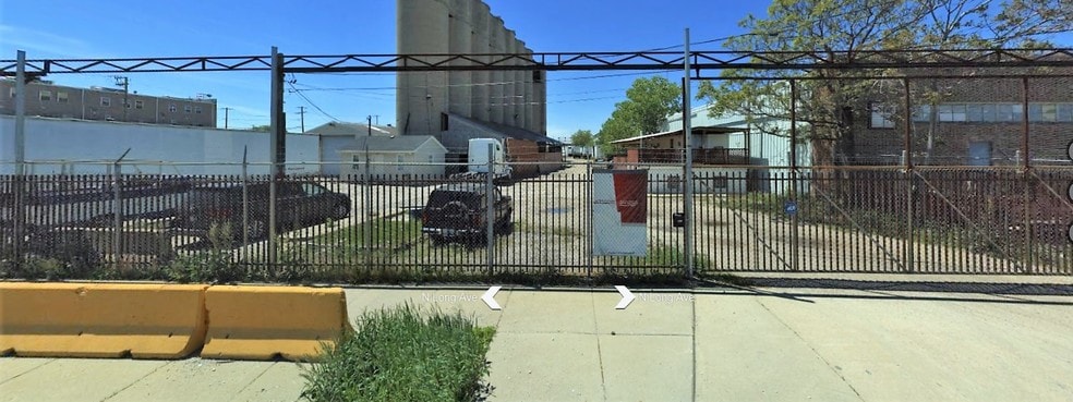 More Photos Of 1960 N Long Ave, Chicago Land For Sale