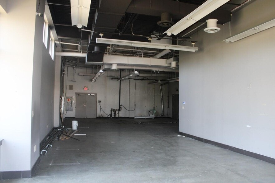 More Photos Of 8591-8595 Owenfield Rd, Powell Freestanding For Lease