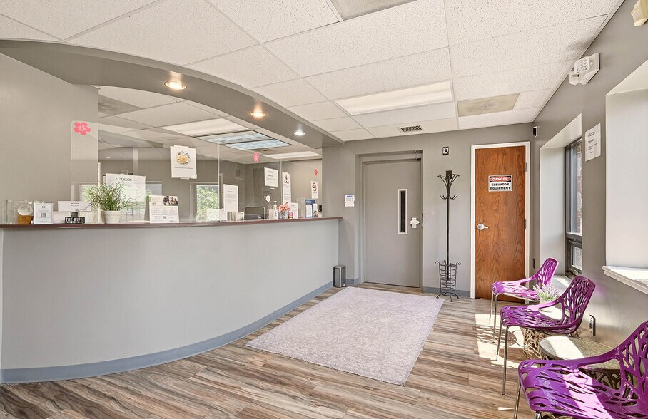More Photos Of 4839 Wisconsin Ave NW, Washington Medical For Sale