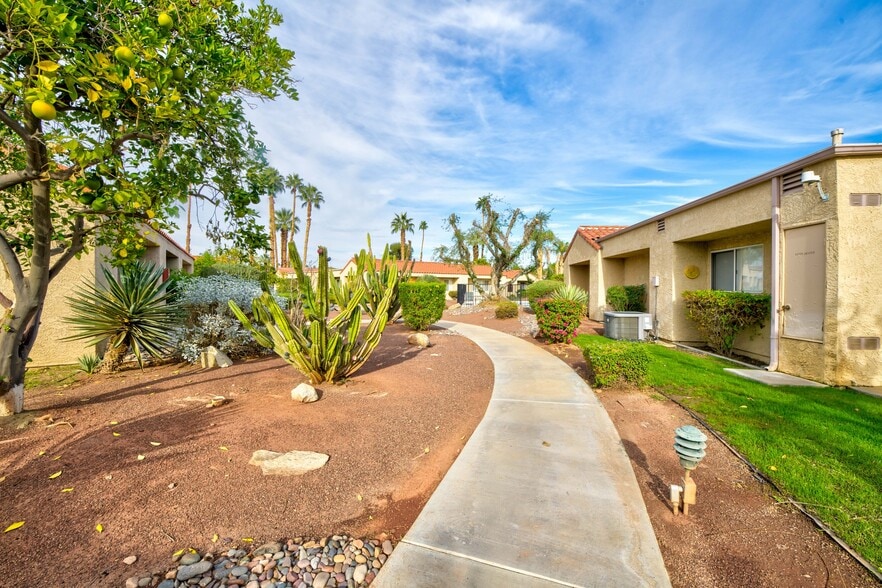 More Photos Of 72805 Park View Dr, Palm Desert Apartments For Sale