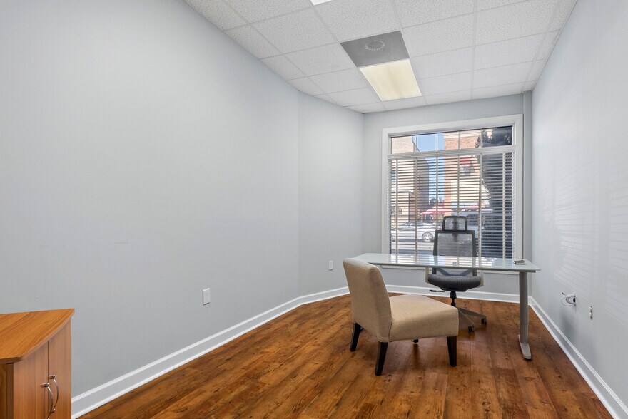 More Photos Of 103-105 Tradewynd Dr, Lynchburg Medical For Sale