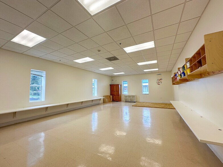 More Photos Of 499 S Nova Rd, Ormond Beach Schools For Sale