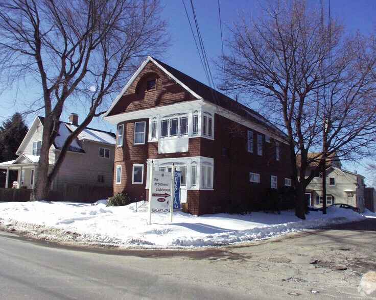More Photos Of 484 Burncoat St, Worcester Apartments For Sale
