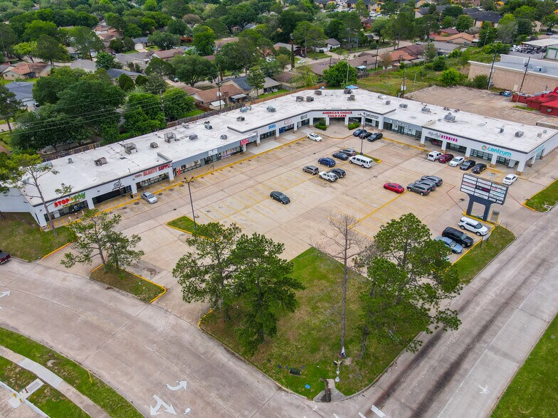 More Photos Of 8100-8140 Antoine Dr, Houston Storefront For Sale