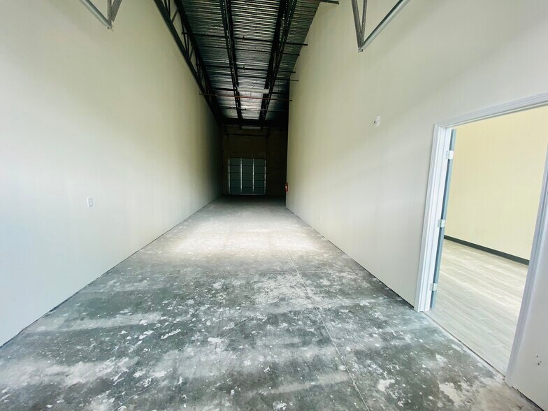 More Photos Of 4231 S Main St, Stafford Storefront Retail Office For Lease