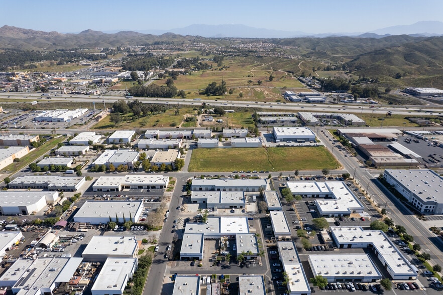 More Photos Of 560 Birch St, Lake Elsinore Manufacturing For Sale