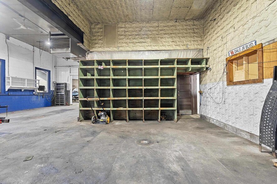 More Photos Of 201 E Green Bay St, Bonduel Service Station For Sale