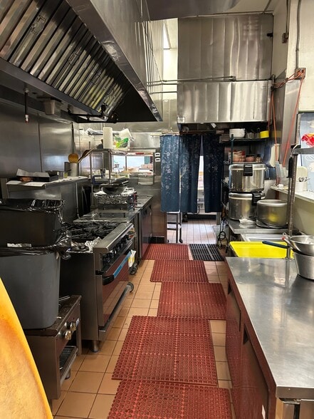 More Photos Of 9150-9198 W Olympic Blvd, Beverly Hills Storefront For Lease