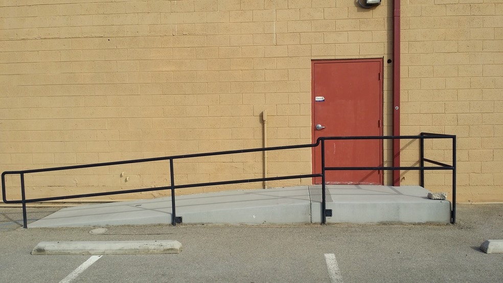 More Photos Of 32784-32800 Ca-247, Lucerne Valley Unknown For Lease