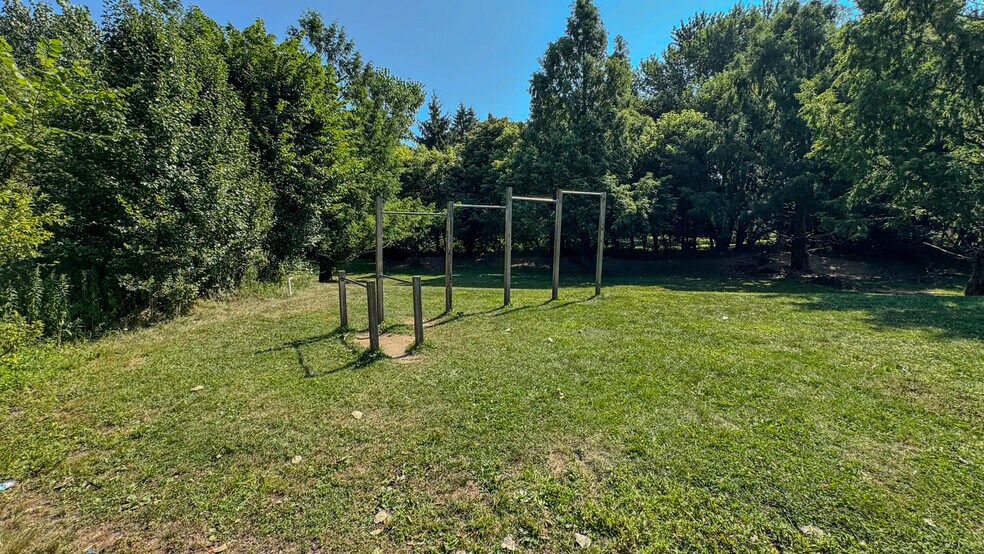 More Photos Of 5133 Darrow Rd, Hudson Health Club For Sale