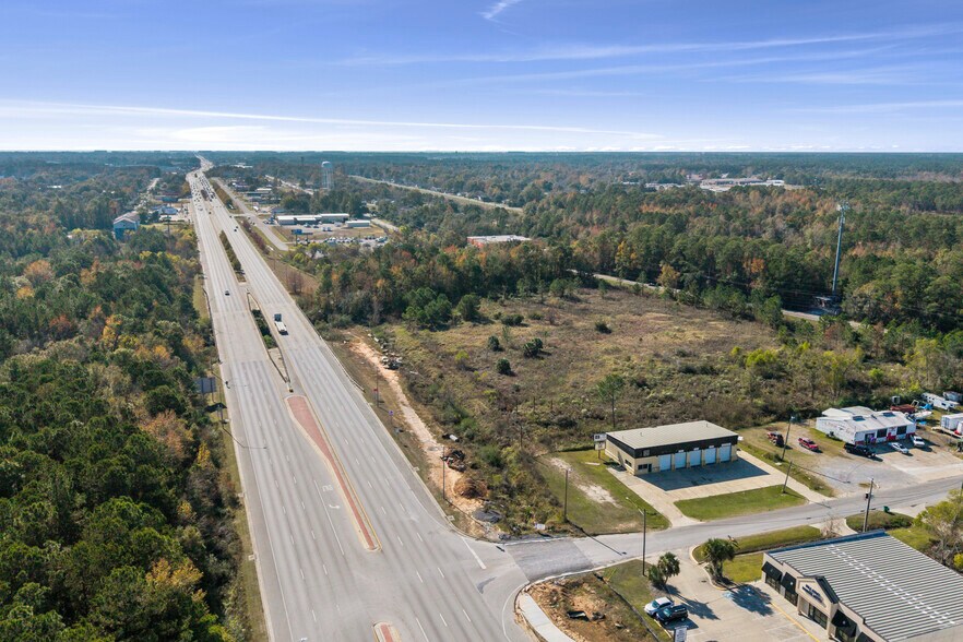 More Photos Of 15237 Russell Blvd, Gulfport Auto Salvage Facility For Lease