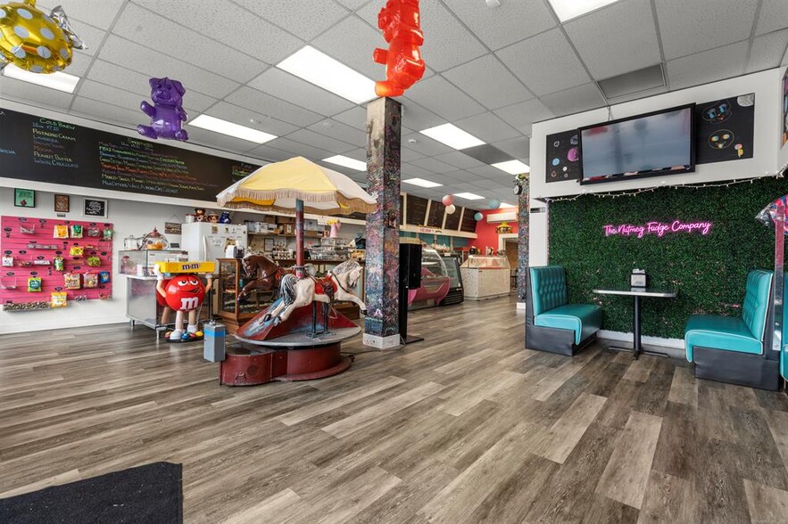 More Photos Of 20 E Main St, Torrington Restaurant For Lease