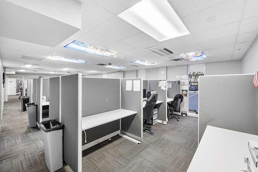 More Photos Of 5300 N Federal Hwy, Fort Lauderdale Office For Sale