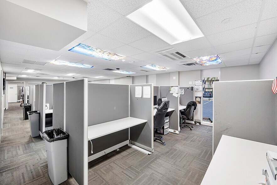 More Photos Of 5300 N Federal Hwy, Fort Lauderdale Office For Sale