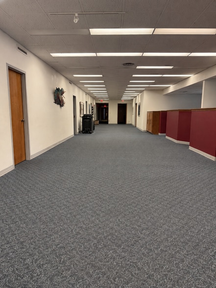 More Photos Of 706 N Main St, Rockford Medical For Lease
