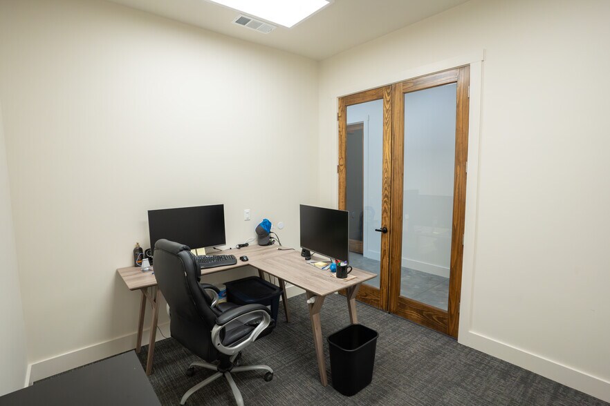 More Photos Of 5955 Atlanta Hwy, Alpharetta Office For Sale