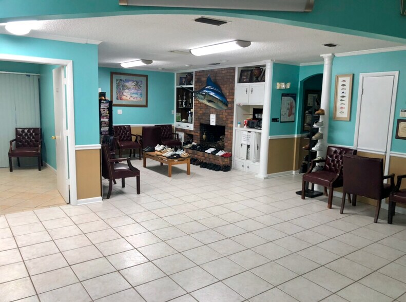 More Photos Of 2424 Frankford Ave, Panama City Office For Lease