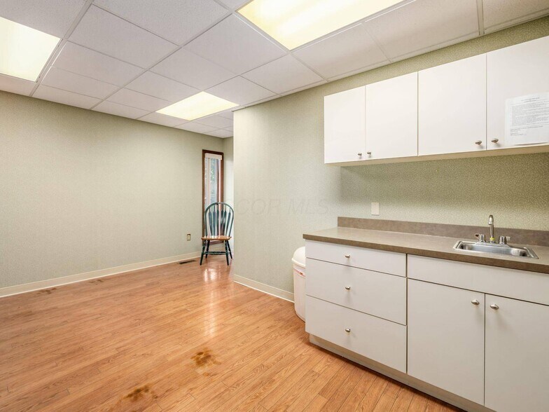 More Photos Of 4960 Middle Urbana Rd, Springfield Medical For Sale
