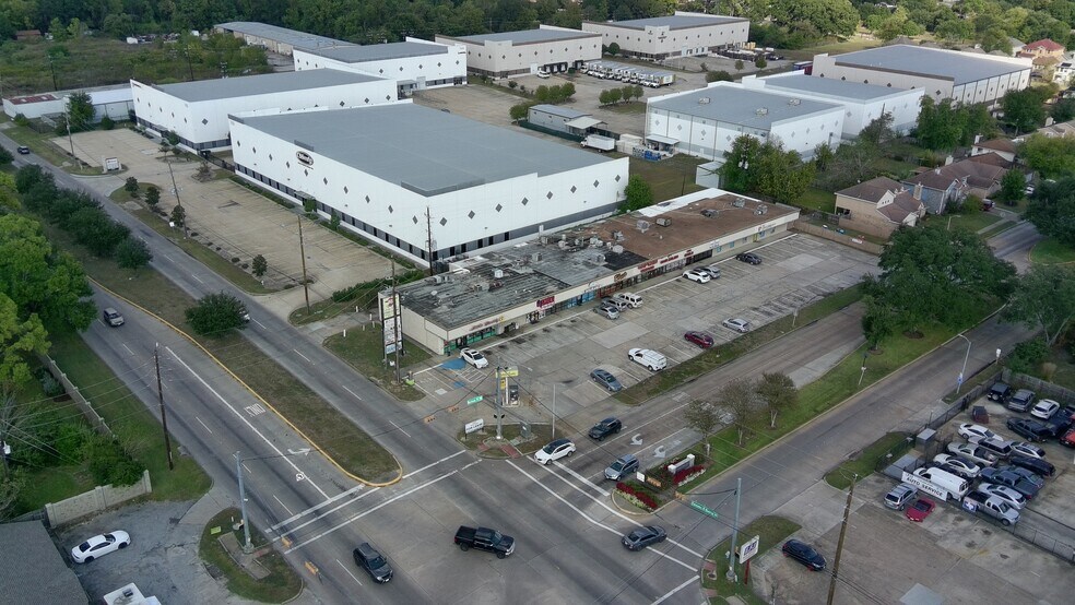 More Photos Of 7410-7422 Fairbanks N Houston Rd, Houston Storefront For Lease