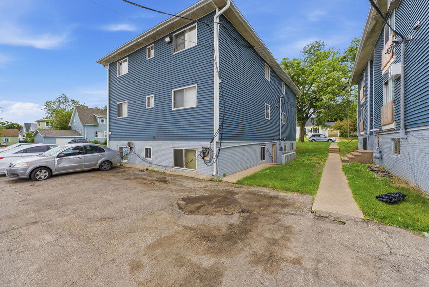 More Photos Of 802-816 15th Ave SW, Cedar Rapids Apartments For Sale