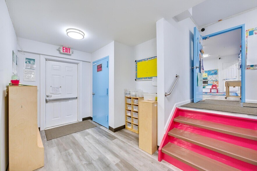 More Photos Of 55 Wyona Ave, Staten Island General Retail For Sale