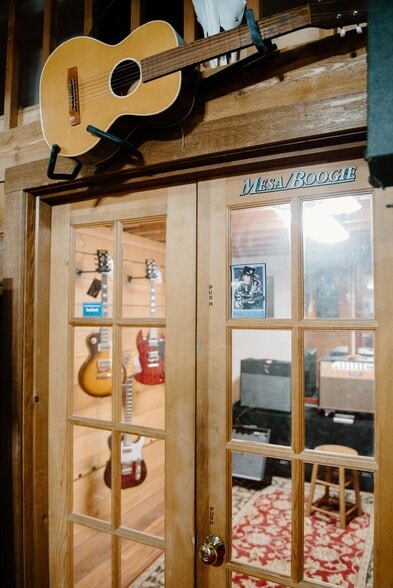 More Photos Of 920 S Chapman St, Greensboro Storefront For Sale