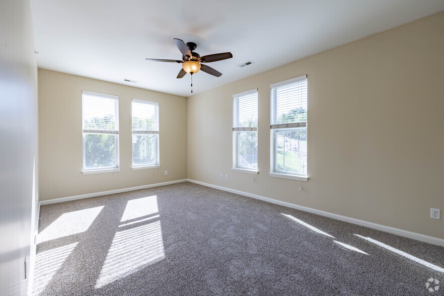 More Photos Of 110 S 2nd St, Loveland Apartments For Lease