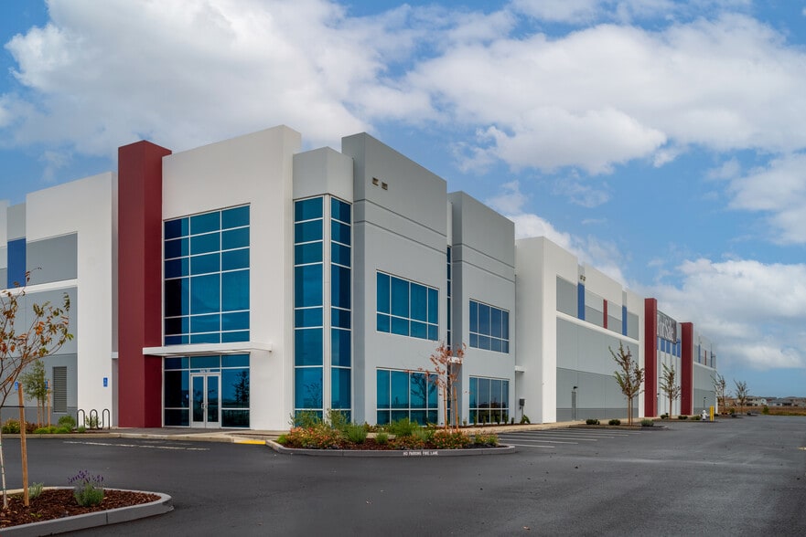 More Photos Of 7070 Badiee Dr, Sacramento Warehouse For Lease