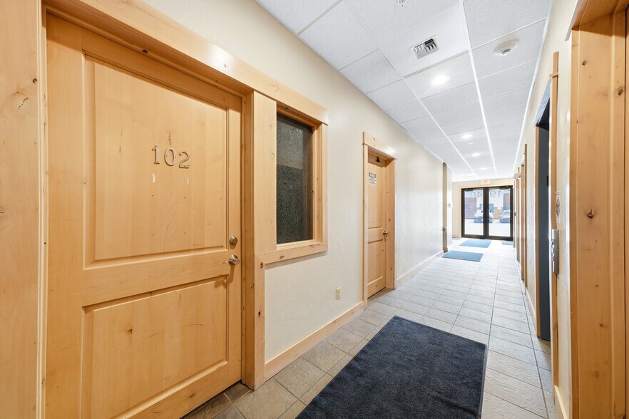 More Photos Of 1940 W Dickerson St, Bozeman Office For Lease